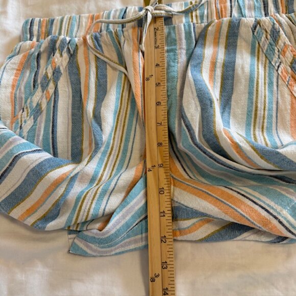 Briggs Women's Linen Blend Pull-On Shorts with Pockets Size Medium Blue Stripe. - Picture 10 of 11